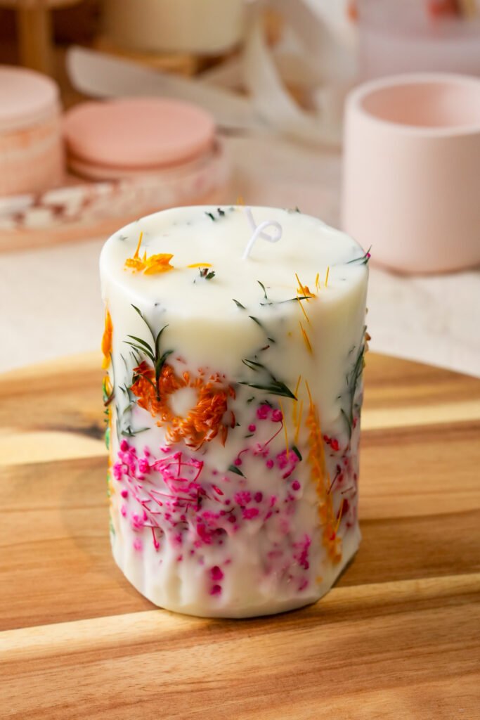 Nến trụ hoa khô