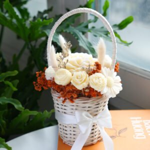 GIỏ hoa nến đan mây